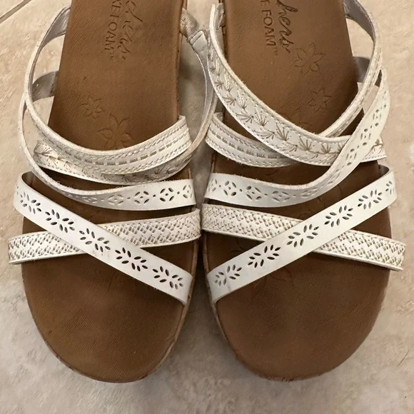 Skechers White Sandals with Crisscross Straps - Picture 5 of 6